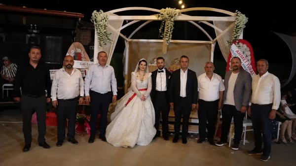 CHP'li Başkan Düğün Merasimine Katıldı