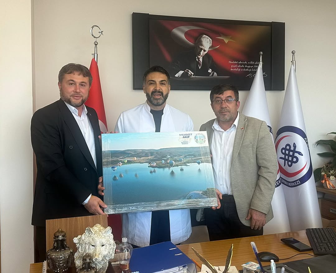 Belediye Başkanı Mehmet Akif Ersoy, AK Parti İhsaniye İl Genel Meclis Üyesi Ayhan Uylaş ile Birlikte Ziyaret Gerçekleştirdi
