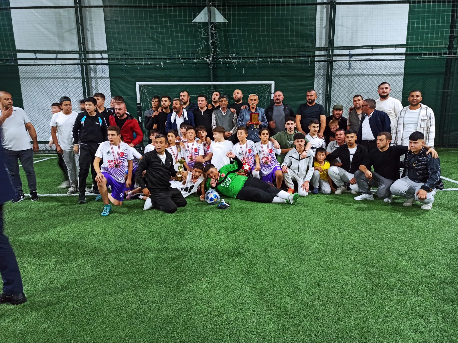 Ak Mescit Mahallesi Futbol Turnuvasında Şampiyon Oldu