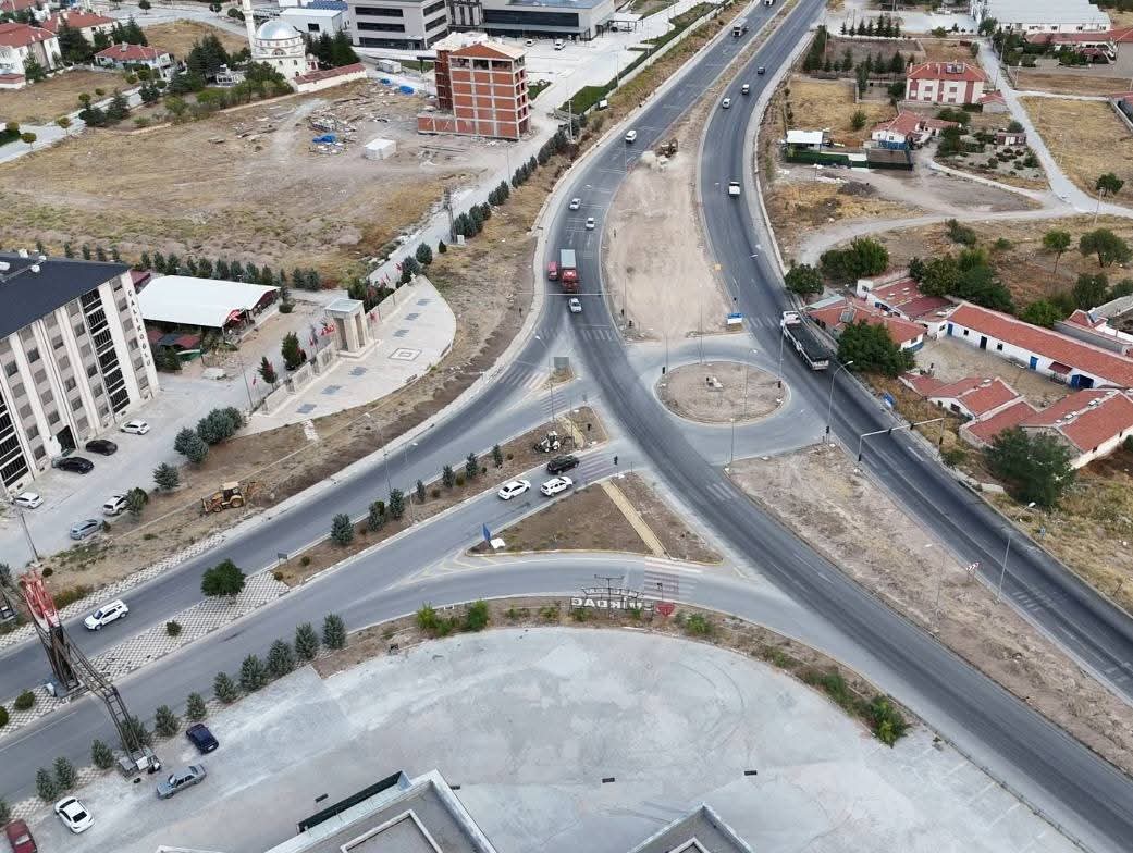 Emirdağ’da Şehir Girişlerinde Kuru Peyzaj Düzenlemesi Başlıyor