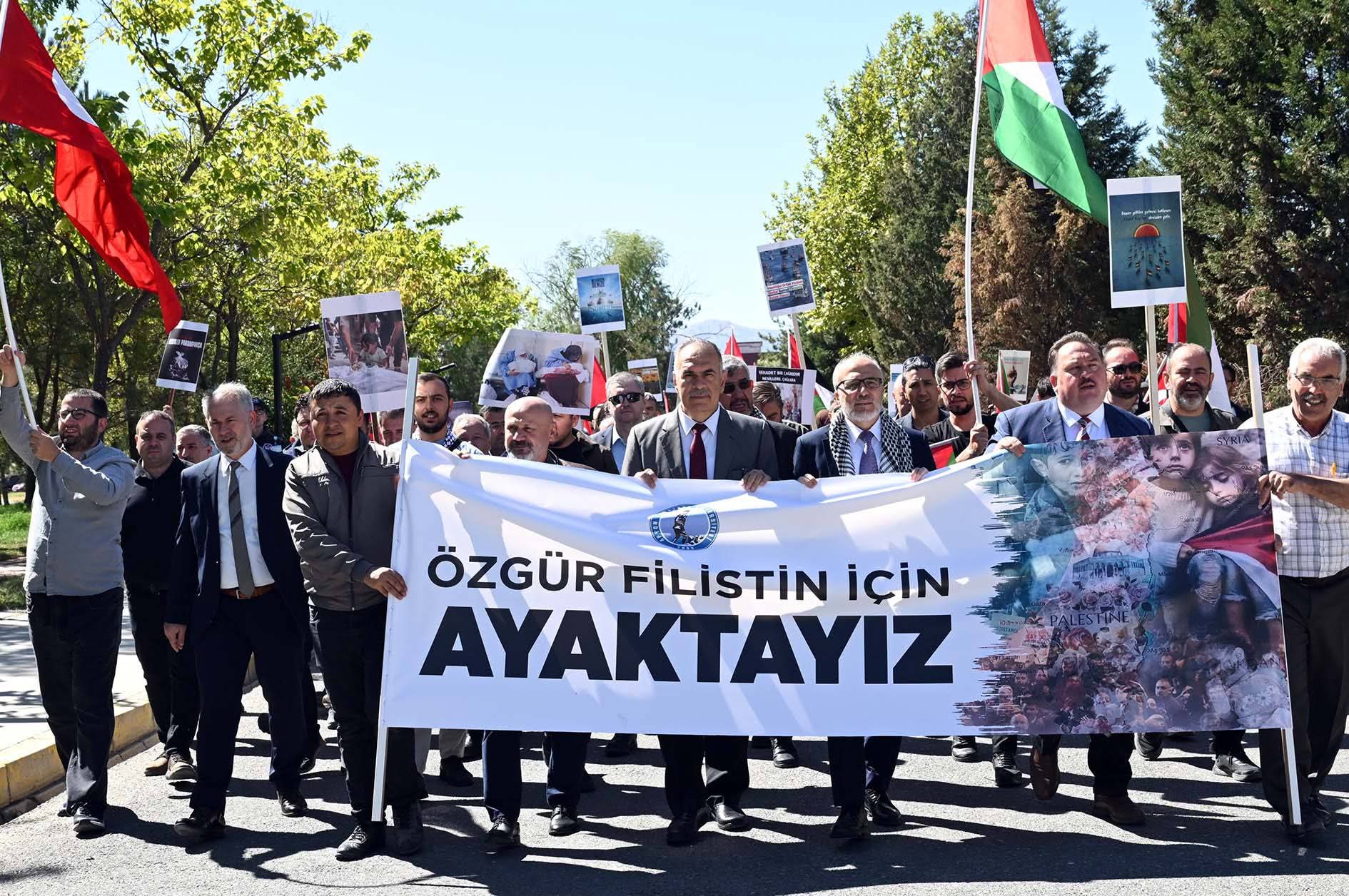 AKÜ’den Filistin’e Destek Yürüyüşü