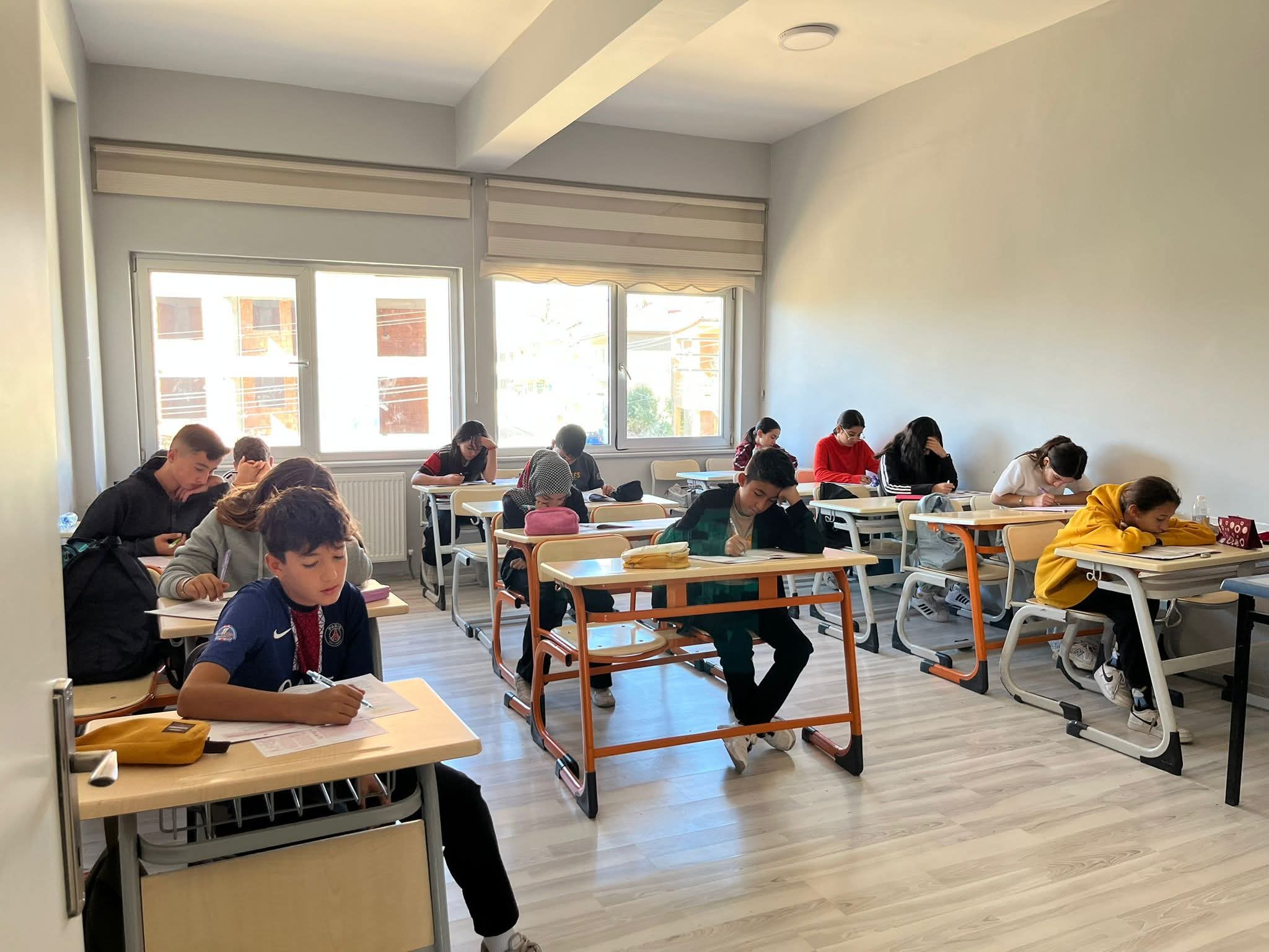 Emirdağ Belediyesi Gençlik Merkezinde Sınav Maratonu Başladı