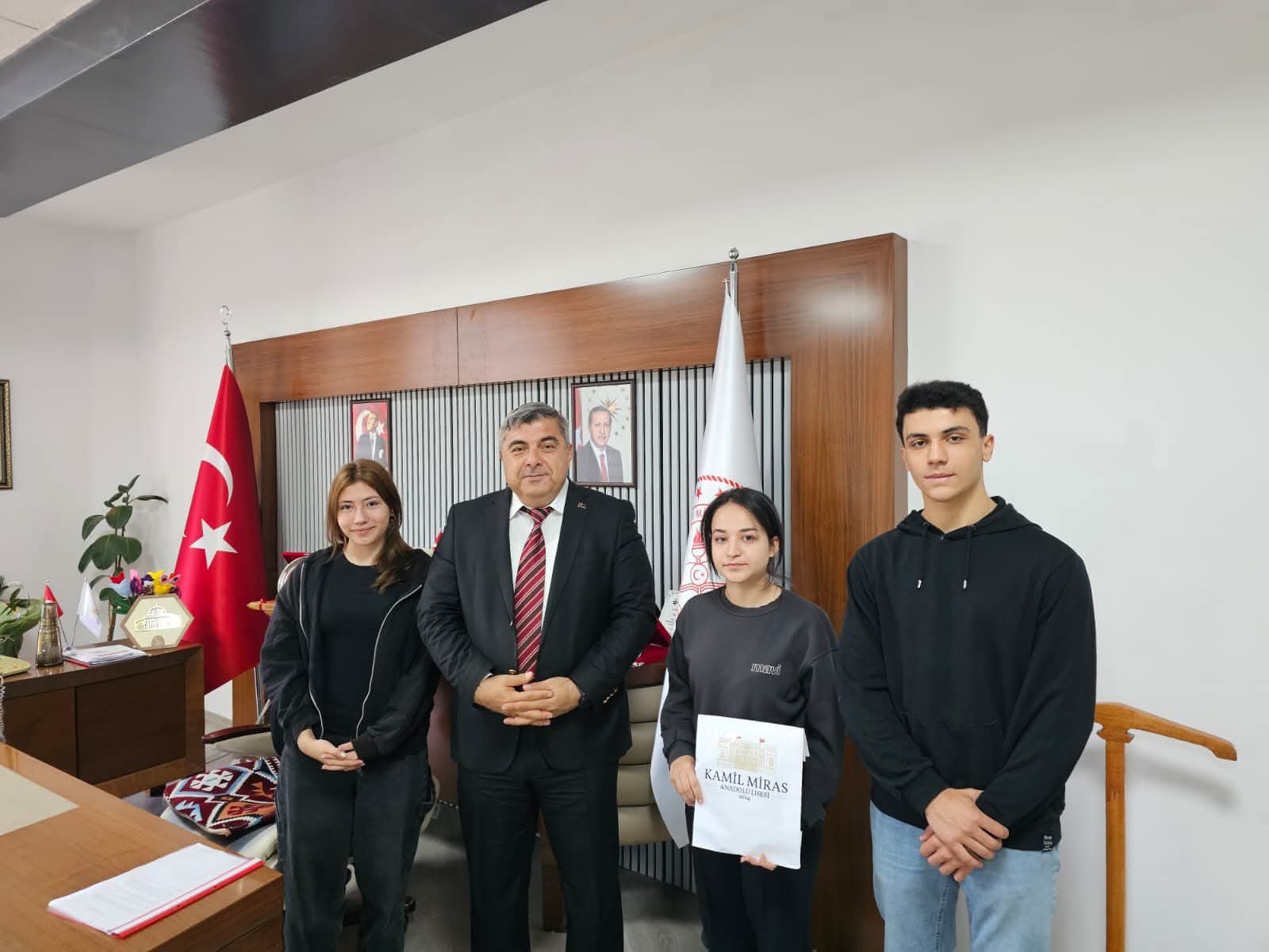 Öğrenciler İstedi Anında Kazakistan İle Temas Kuruldu